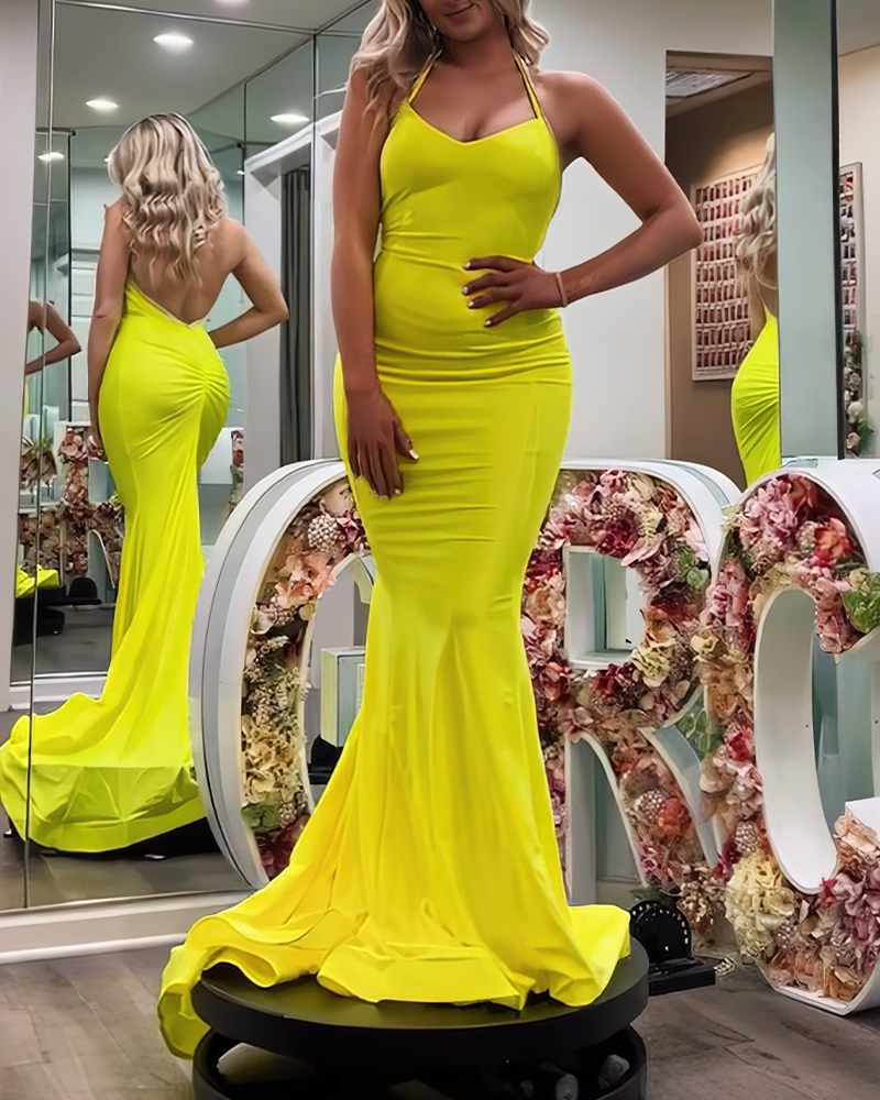 Solid color backless sexy dress