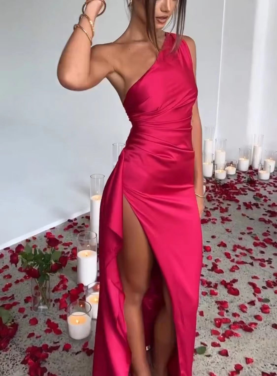 Sexy red ruffled dress with sloping shoulders